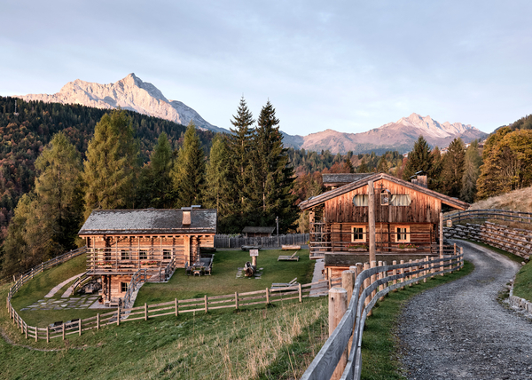 Borgo Eibn Christoph Duepper 0001